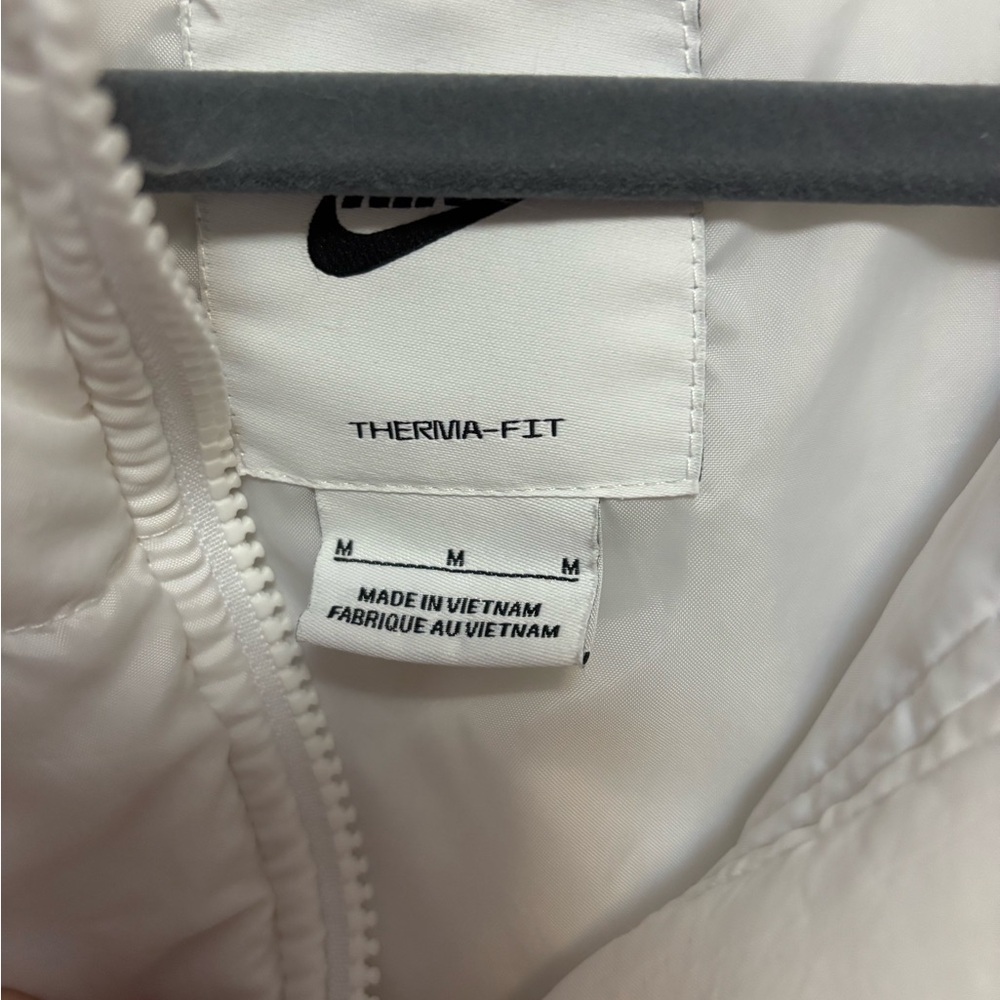 Nike White Quilted Women’s Puffer Vest - Picture 5 of 5